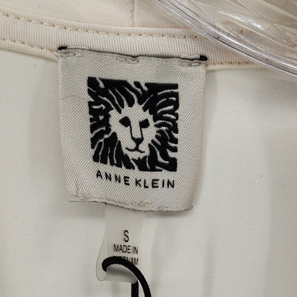 Anne Klein Womens Cream Draped Surplice Ruched Sleeveless Blouse Top Small NEW - Picture 3 of 6